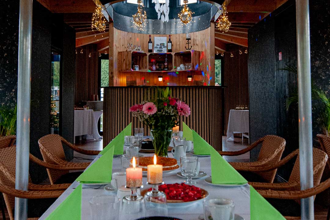 eventboot-boot-mieten-berlin-ei-home-70-1 eventboot-boot-mieten-berlin-ei-home-70-1