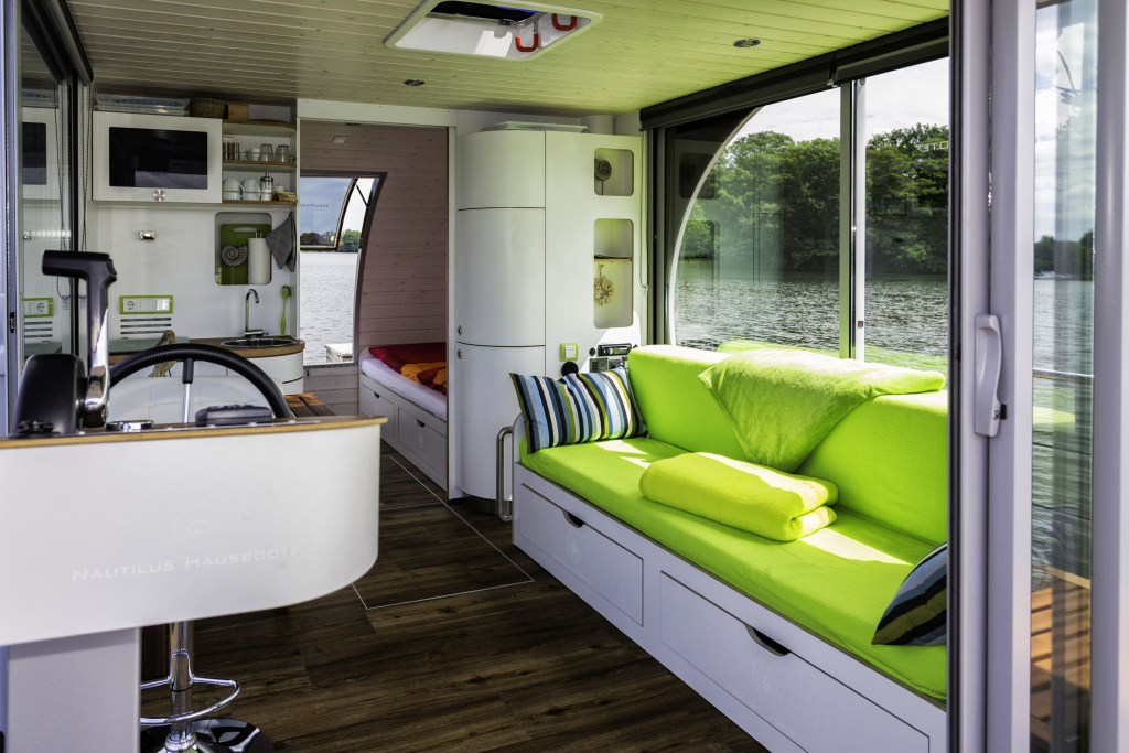 Nautino_Mini_03 eventboot-boot-mieten-berlin-ei-home-70-3