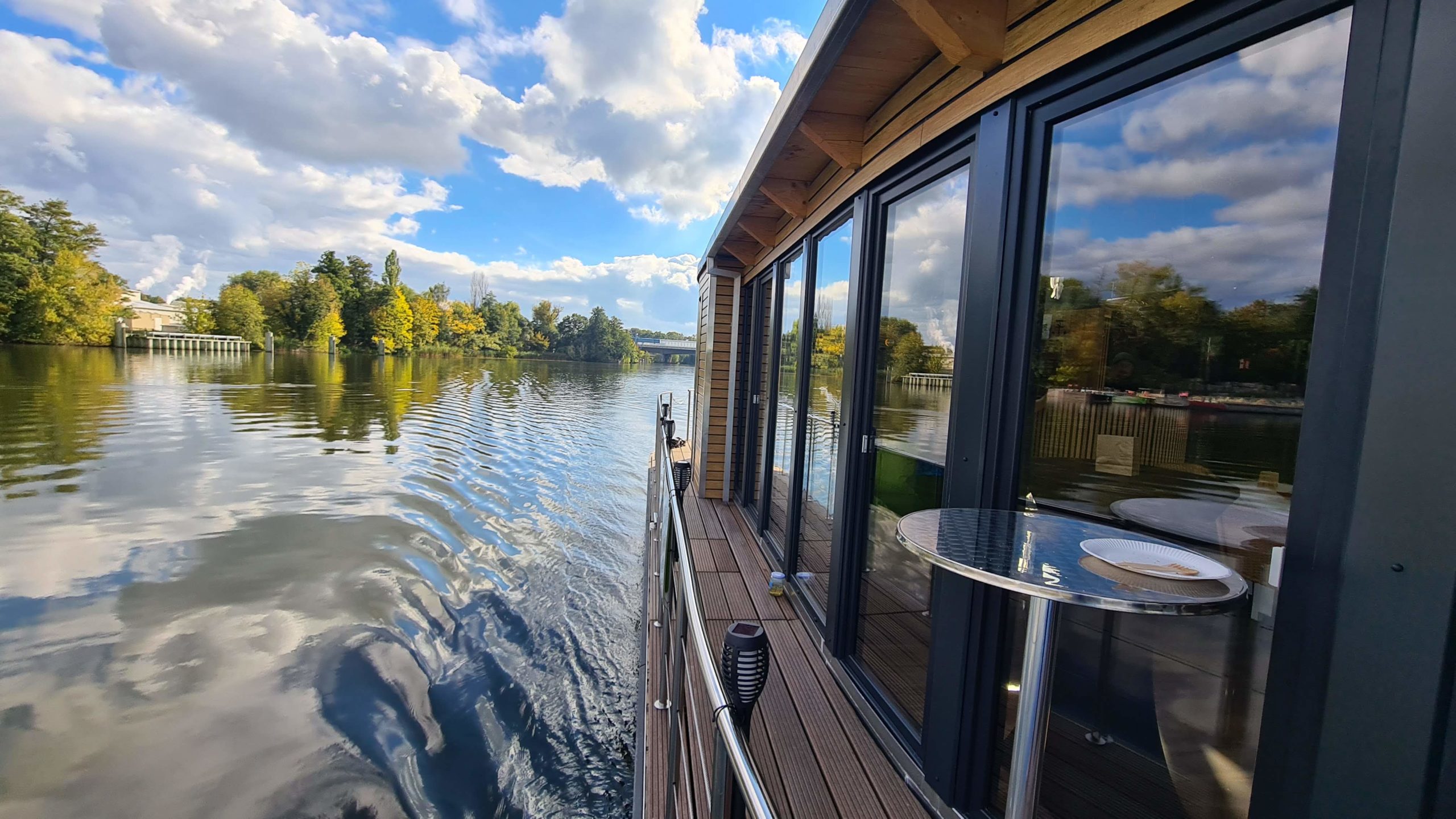 Ei-Home-Nautilus-Hausboote-33-scaled